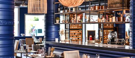 供应早餐、午餐和晚餐,法国菜