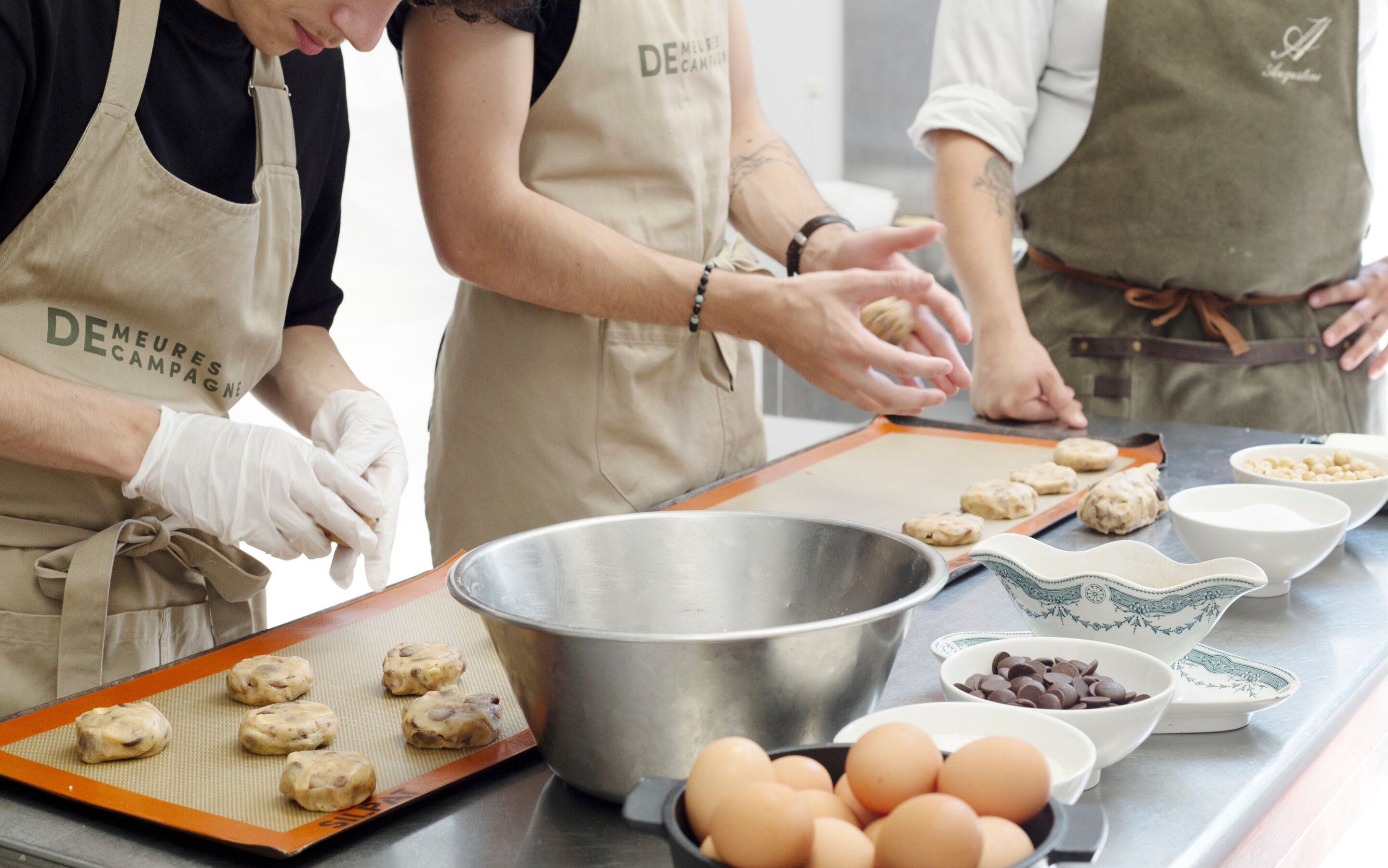 breakfast, lunch, dinner served; french cuisine