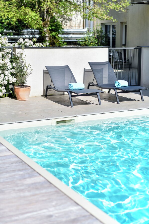 Piscine couverte, piscine extérieure (ouverte en saison)