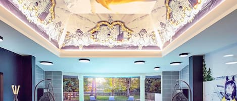 Piscine couverte, piscine extérieure (ouverte en saison)