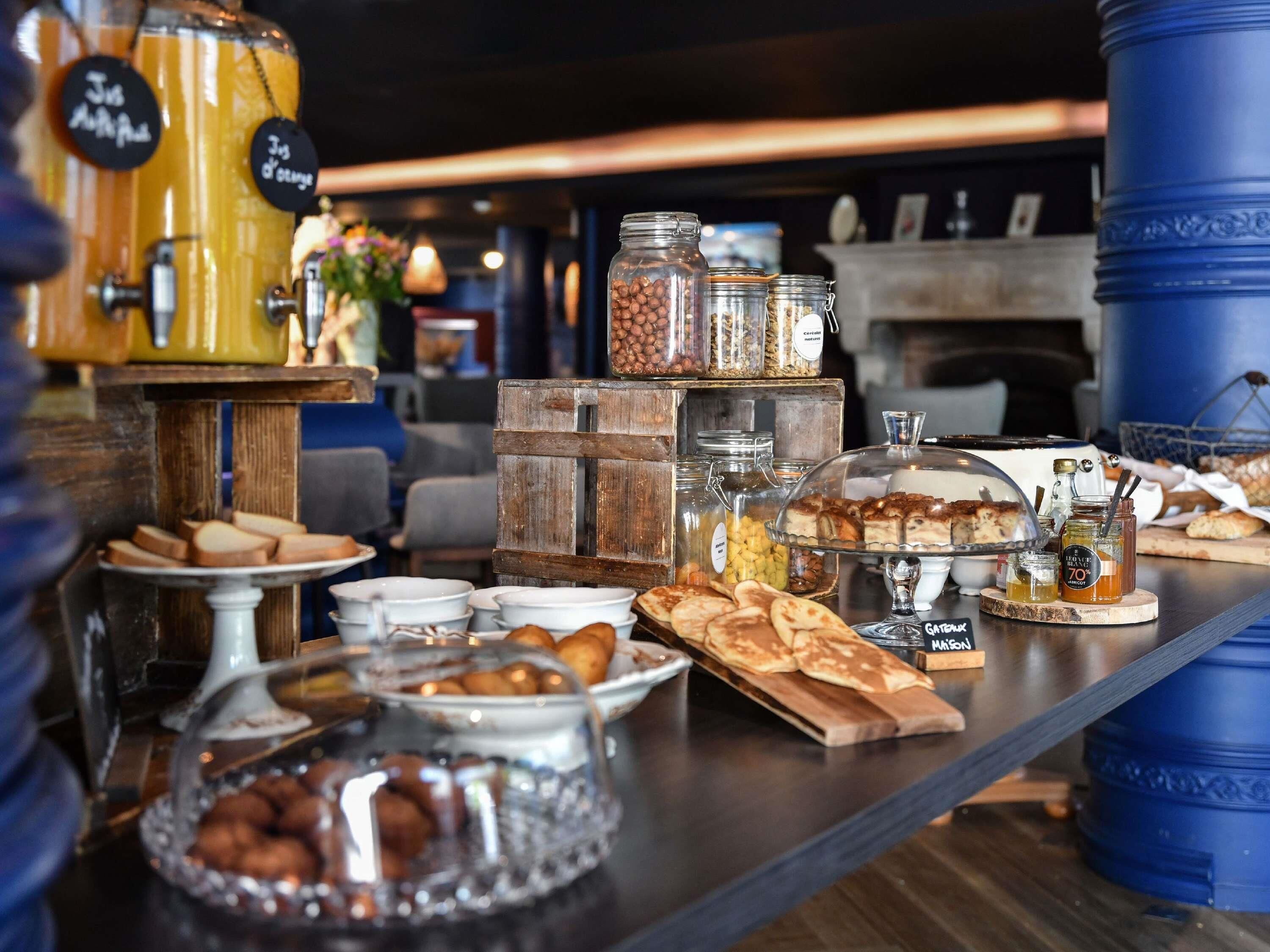 Colazione a buffet a pagamento, servita tutte le mattine 