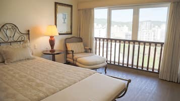 Quarto Suite, 1 cama casal | Frigobar, cofres nos quartos, escrivaninha