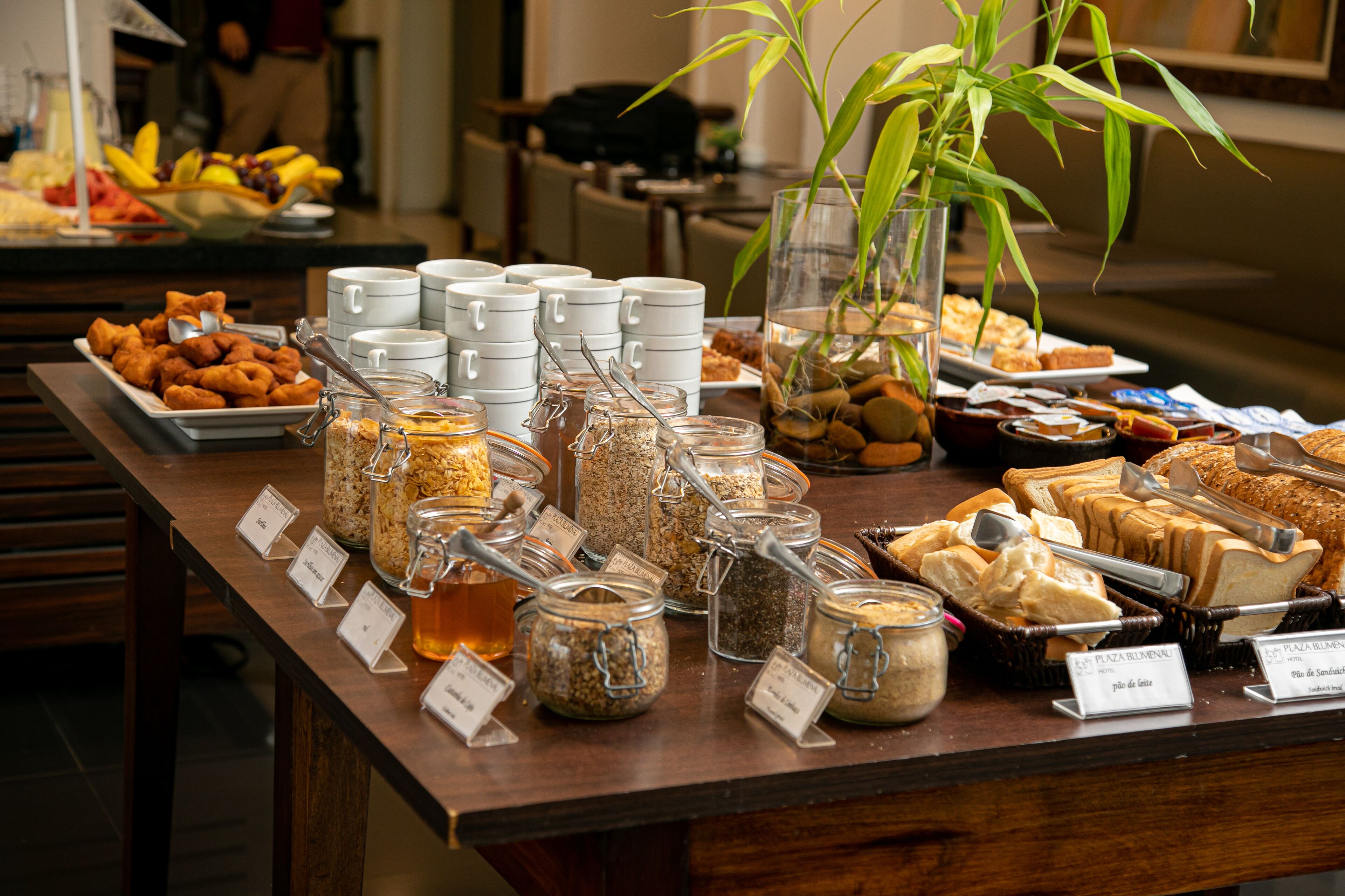 daily full breakfast (brl 45 per person)