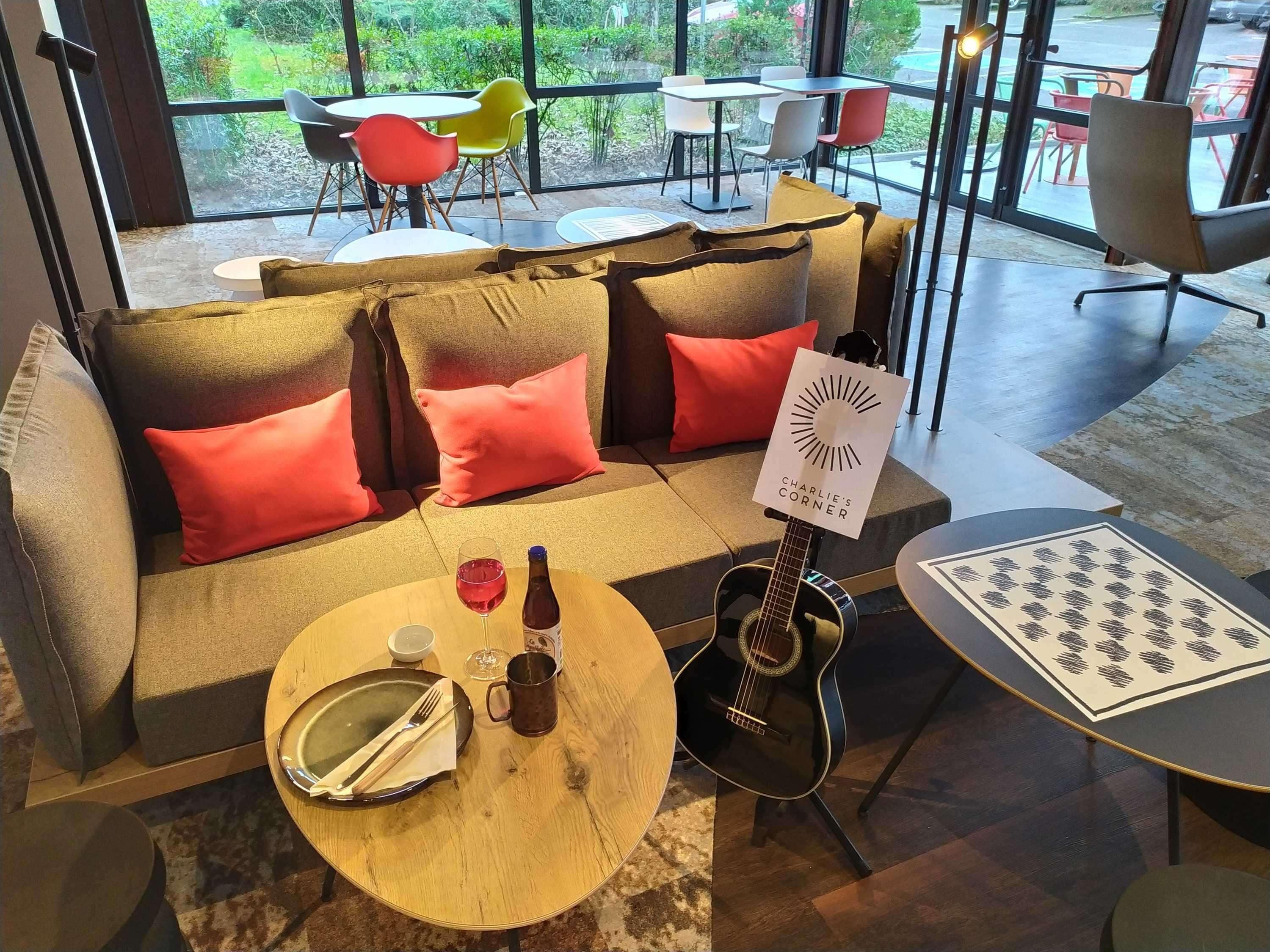 Breakfast and lunch served