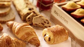 Daily buffet breakfast for a fee