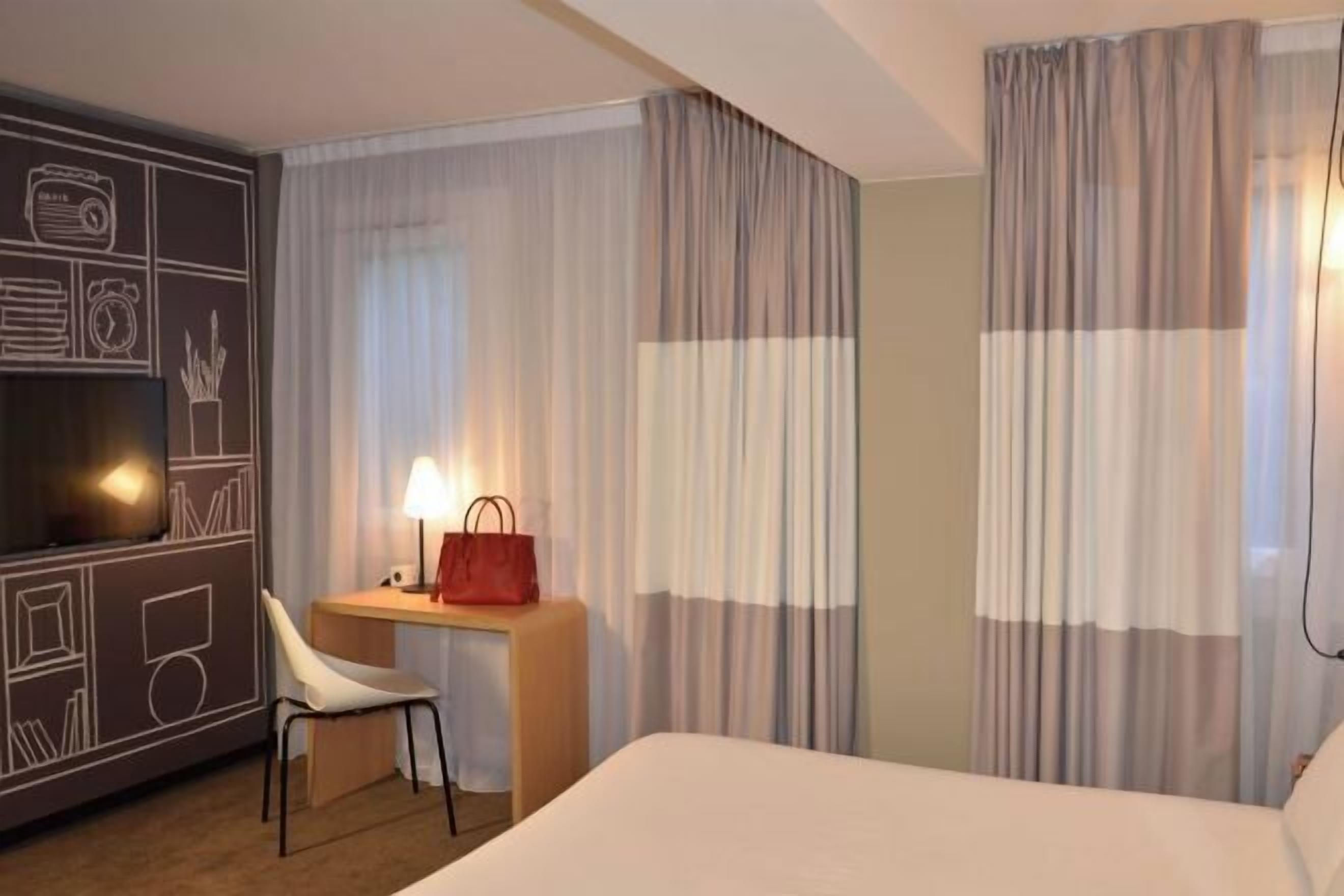 Colchones con acolchado adicional y escritorio