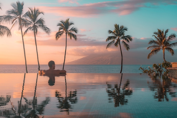 3 outdoor pools, sun loungers
