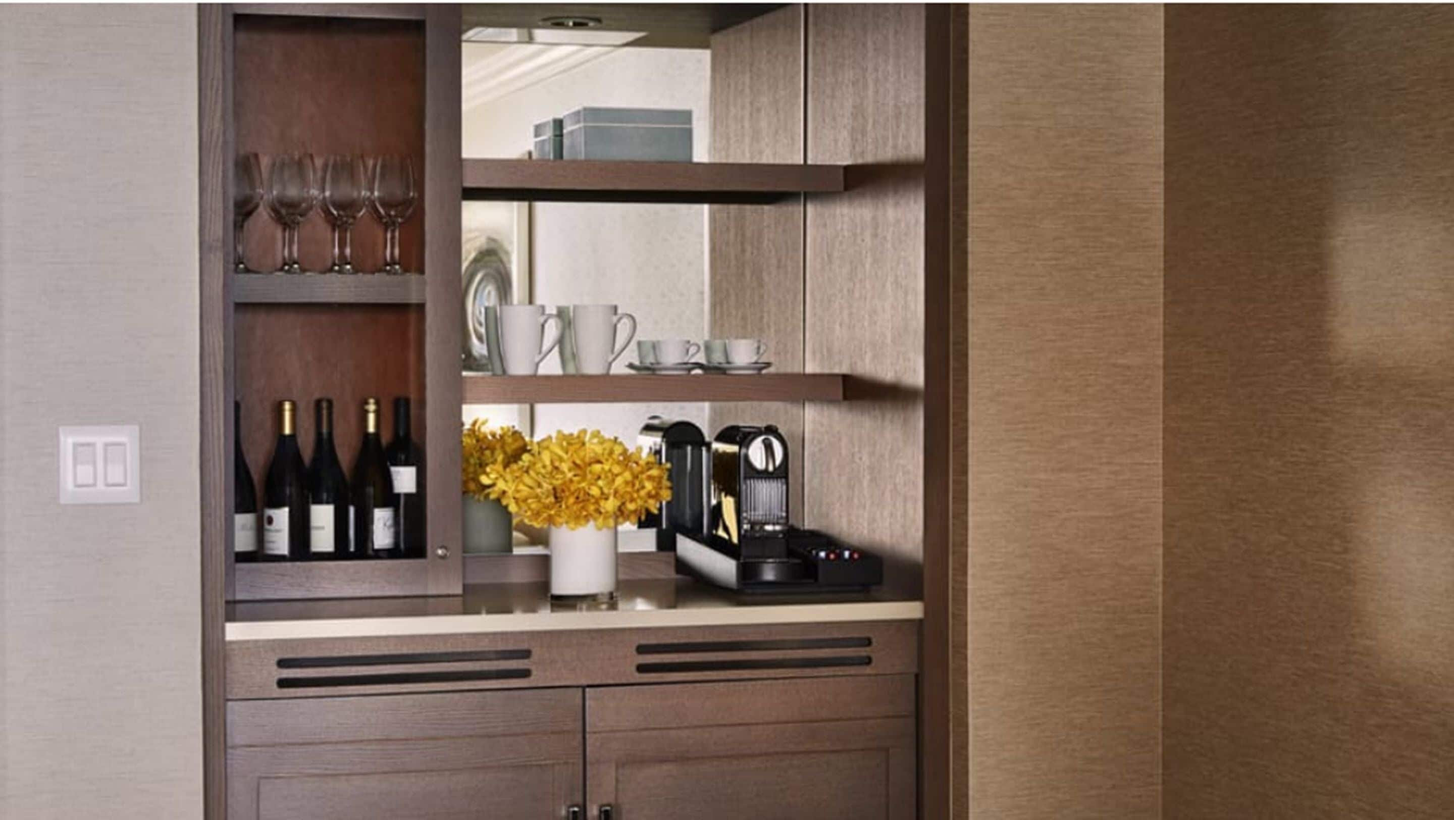 ocean front prime one bedroom suite | in-room dining