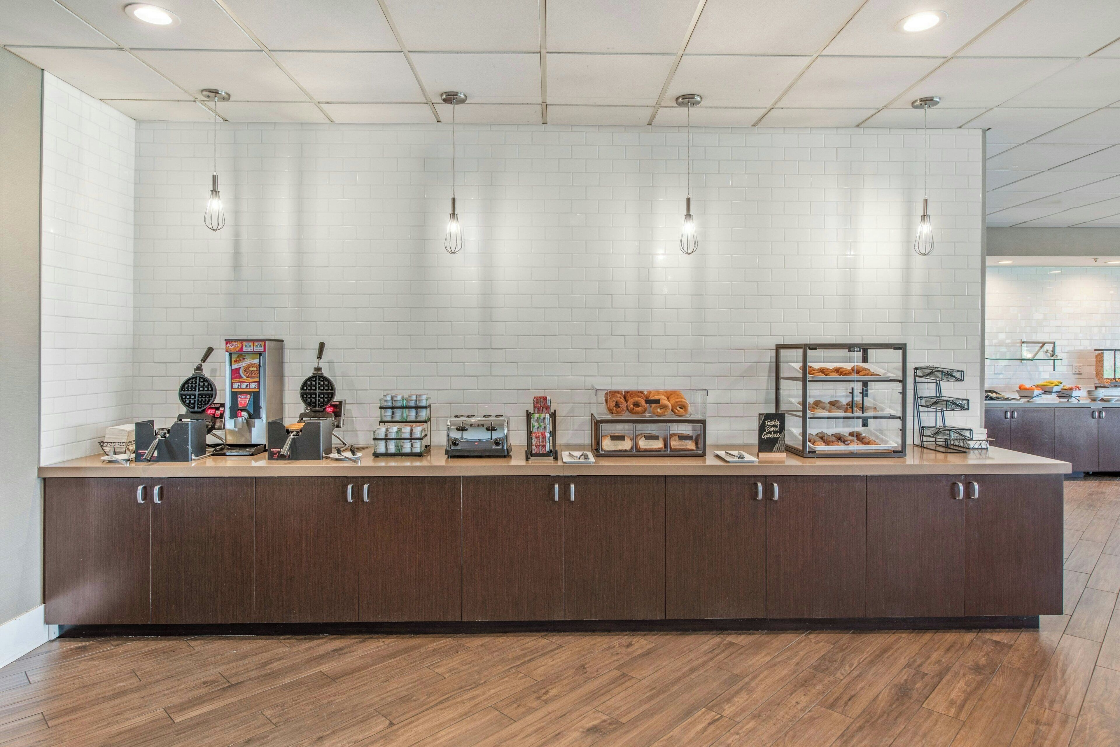 Free daily continental breakfast 