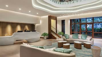 Couples treatment room(s), sauna, hot tub, steam room, body treatments