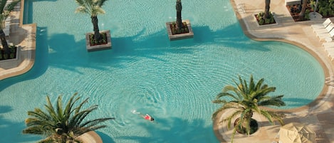 3 Außenpools, geöffnet von 08:00 Uhr bis 22:00 Uhr, Cabañas (kostenlos)