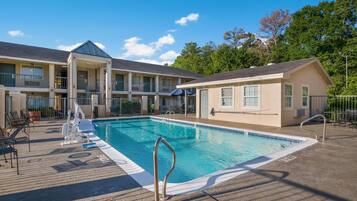 Seasonal outdoor pool