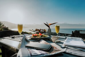 3 restaurants, breakfast served - Pestana Casino Park Ocean and SPA Hotel (Funchal)