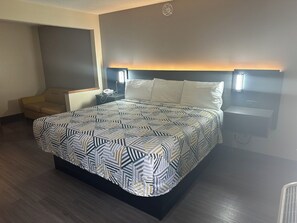 Free WiFi, bed sheets - Motel 6 Anderson, IN - Indianapolis (Anderson)