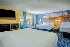 Studio Suite, Non Smoking (3 Queen Beds)