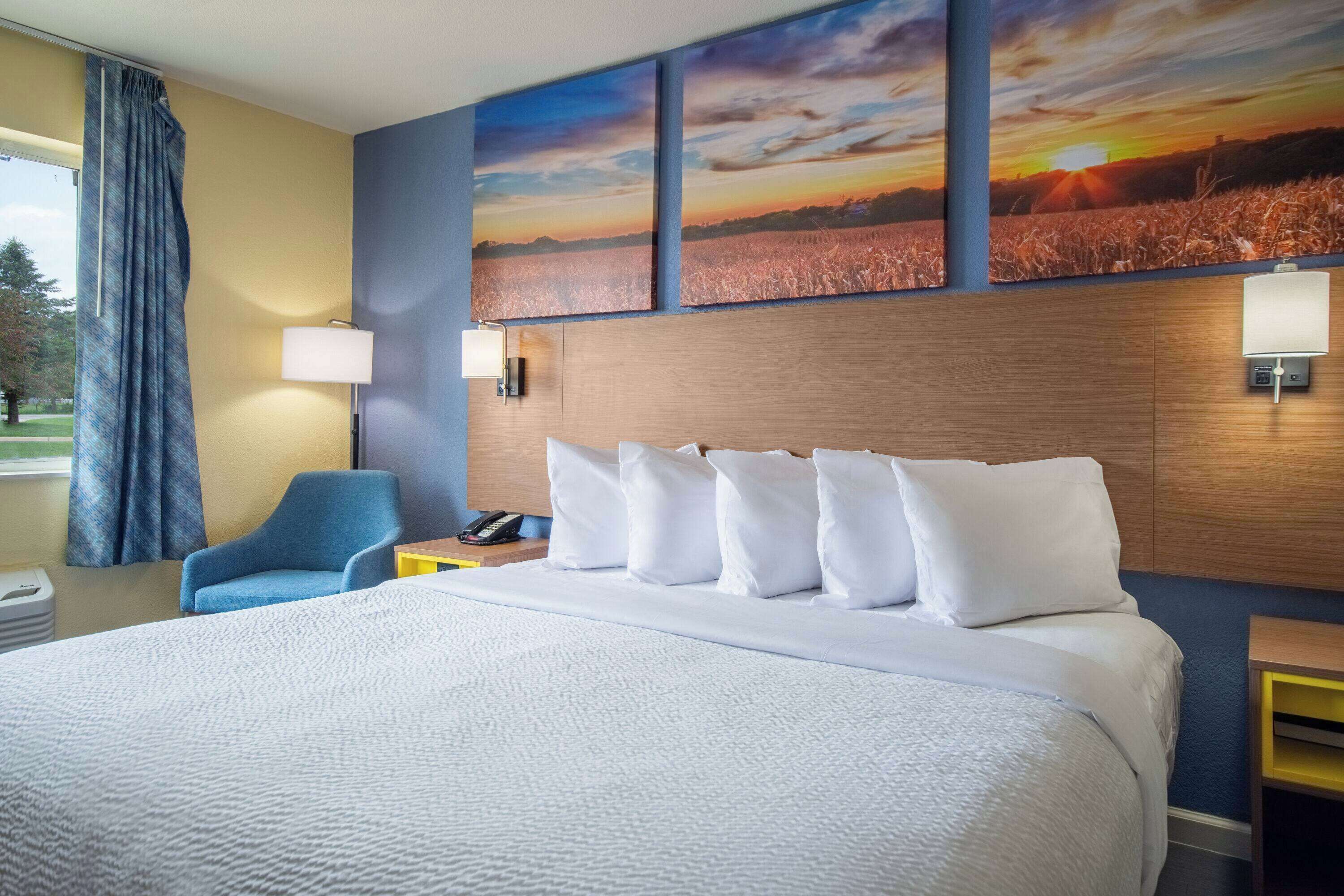 individually decorated, individually furnished, desk, laptop workspace