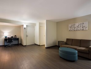 Down duvets, pillow-top beds, desk, blackout curtains - Sleep Inn Savannah Midtown (Savannah)