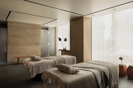 Four Seasons Hotel Toronto - Image 45