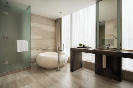 Four Seasons Hotel Toronto - Image 6