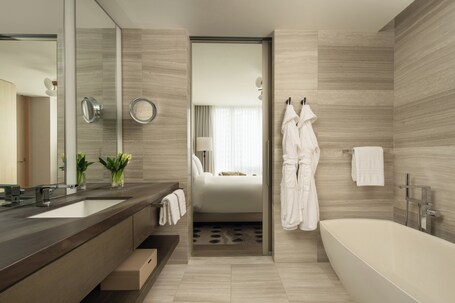Four Seasons Hotel Toronto - Image 93