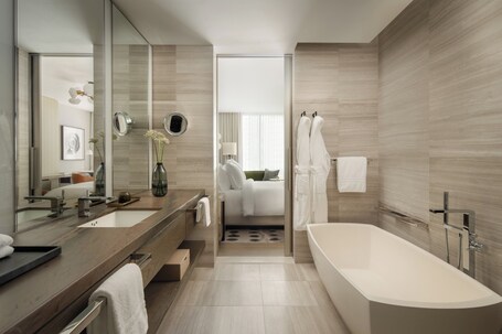Four Seasons Hotel Toronto - Image 30