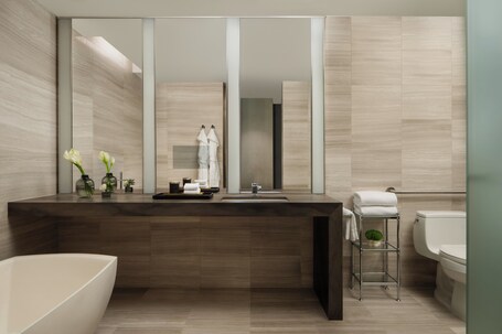 Four Seasons Hotel Toronto - Image 29