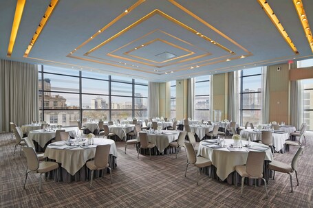 Four Seasons Hotel Toronto - Image 65