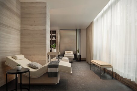 Four Seasons Hotel Toronto - Image 46