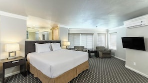 Majestic 1 Bedroom King Suite | 1 bedroom, desk, iron/ironing board, free cribs/infant beds - Alexis Park All Suite Resort (Las Vegas)