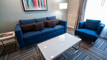 1 bedroom, desk, iron/ironing board, free cribs/infant beds