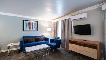 Deluxe-huone | Oleskelualue | Televisio, maksullisia elokuvia