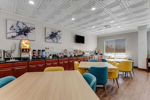 Petit déjeuner buffet compris tous les jours