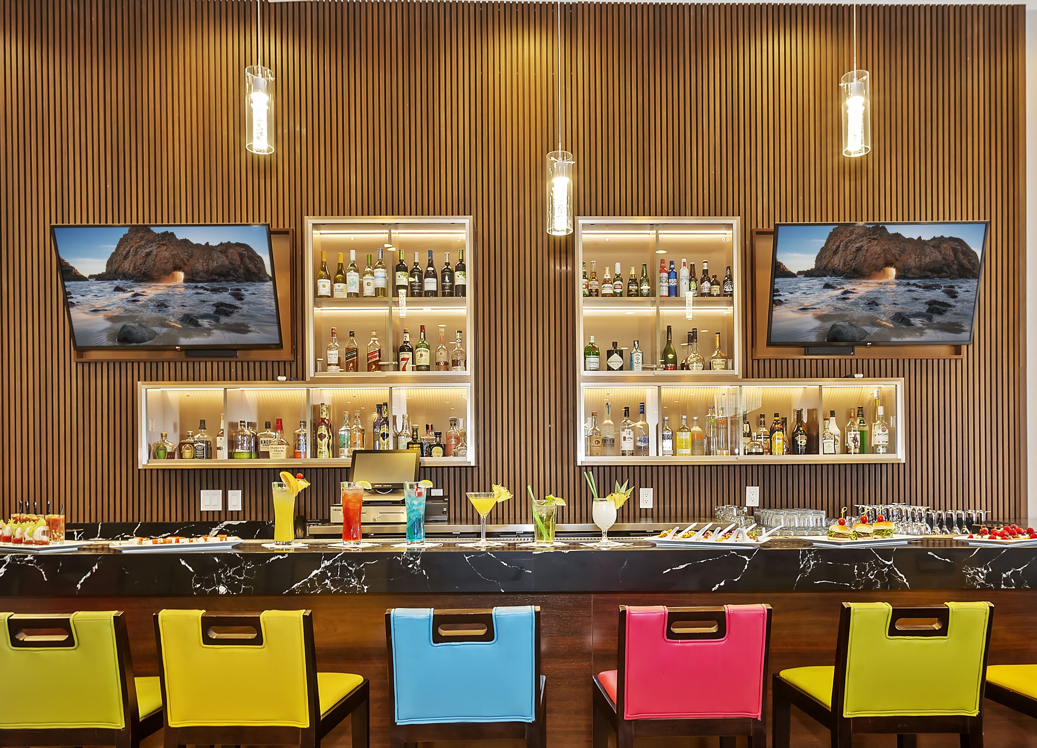 serves lunch and dinner