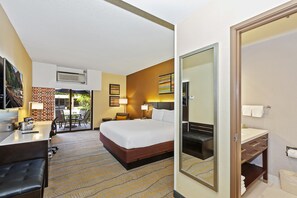 Quarto, 1 cama King, varanda, ao lado da piscina | Vista do quarto