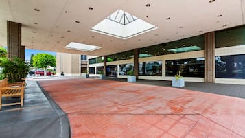 บริเวณภายนอก