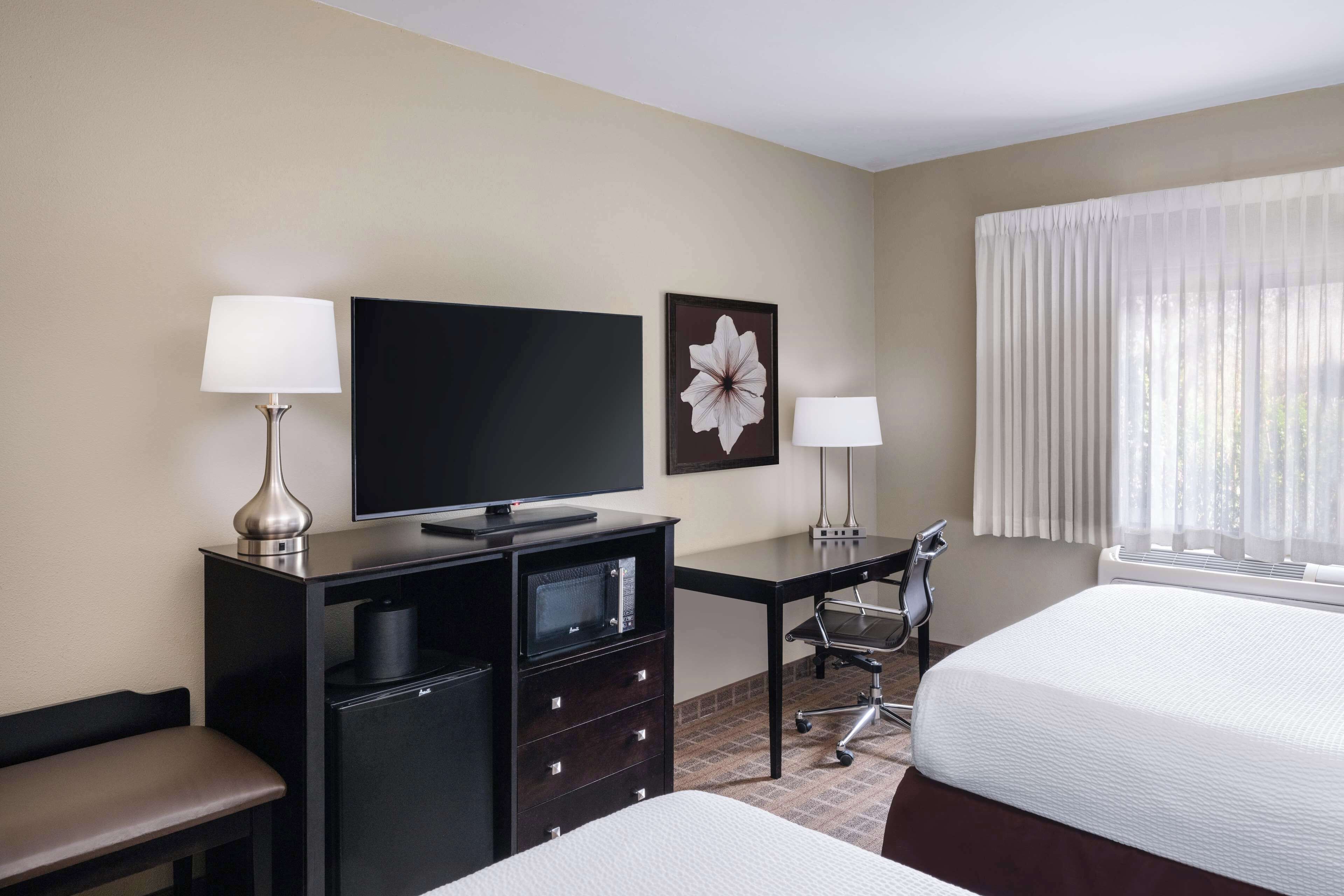 standard room, 2 queen beds, non smoking (walk-in shower) | 1 bedroom, premium bedding, pillow-top beds, desk