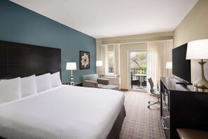 Premium bedding, pillowtop beds, desk, laptop workspace - La Cuesta Inn, BW Signature Collection (San Luis Obispo)