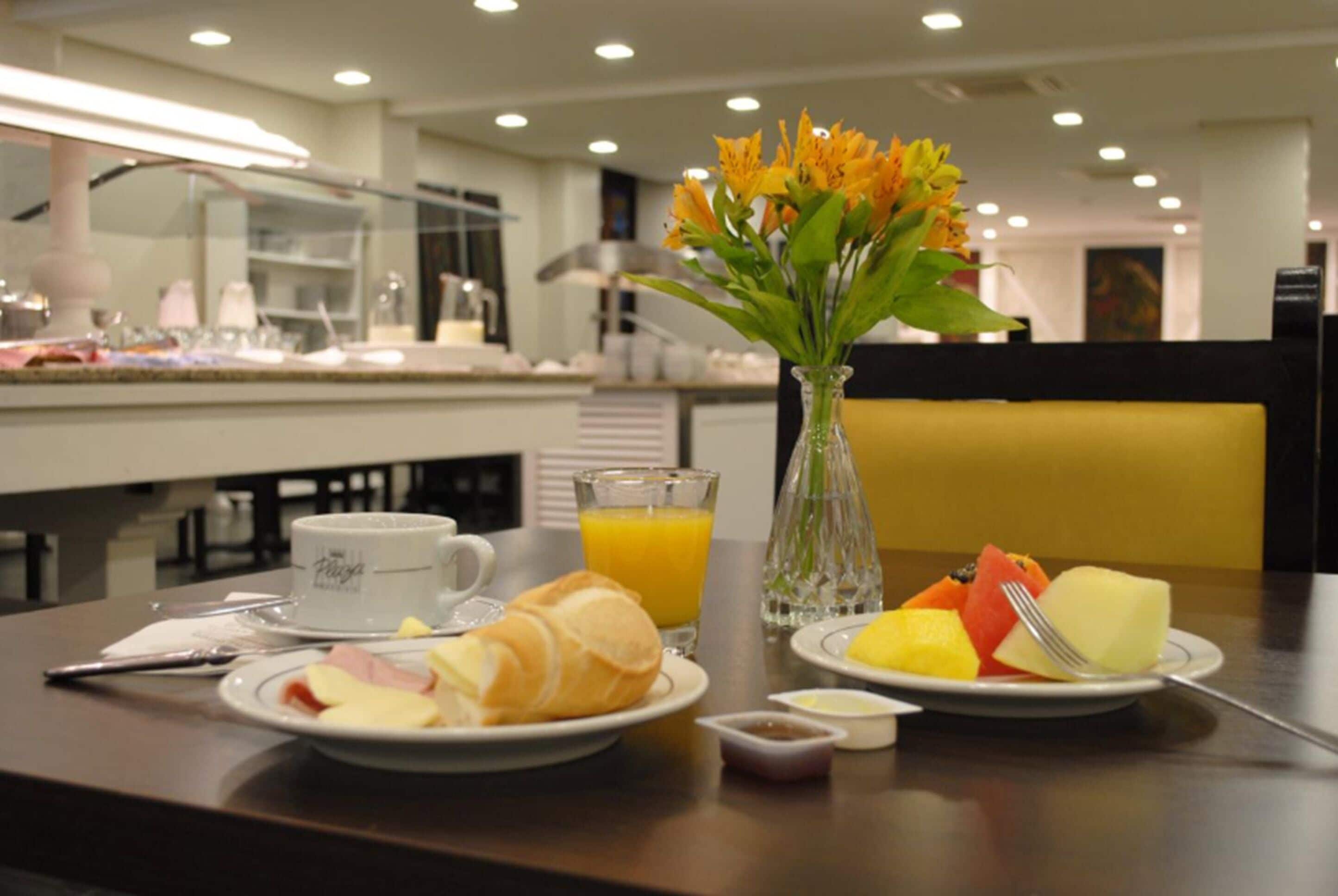 daily buffet breakfast (brl 45 per person)