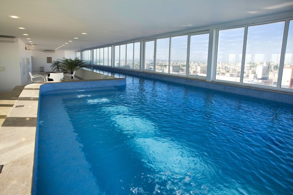 Indoor pool - Plaza Sao Rafael Hotel (Porto Alegre)