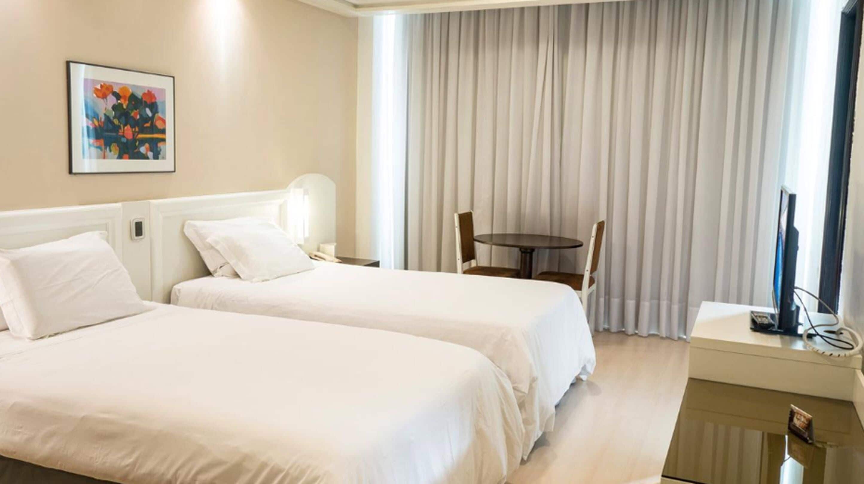 minibar, in-room safe, desk, free wifi