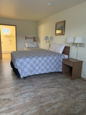 Deluxe Studio | Desk, blackout curtains, free WiFi, bed sheets