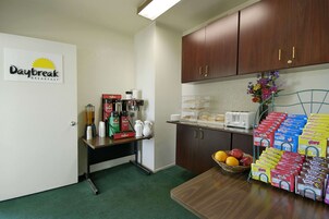 Free daily continental breakfast