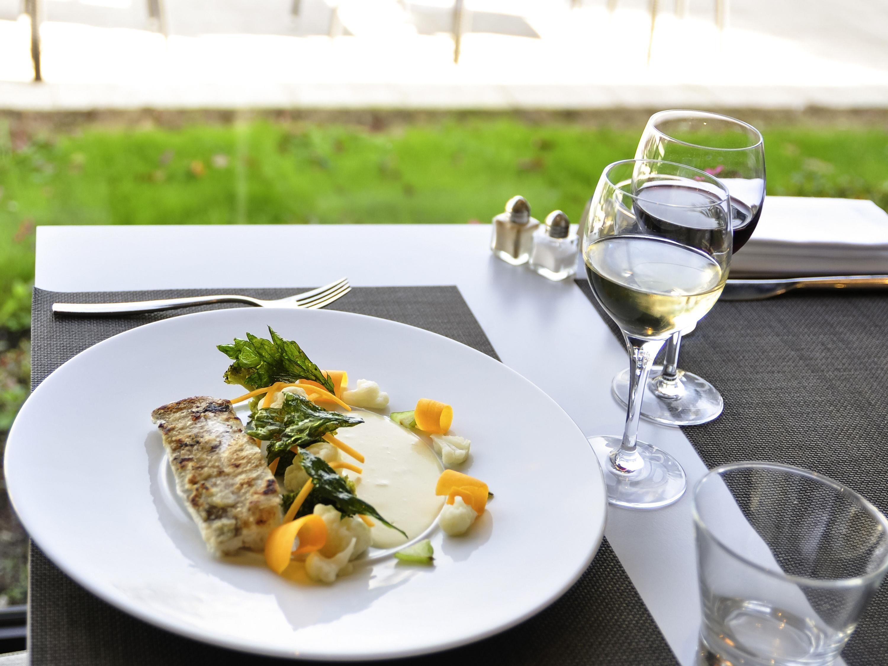 breakfast, lunch, dinner served; french cuisine