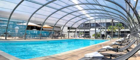 Piscine extérieure (ouverte en saison)