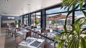 Breakfast, lunch, dinner served; French cuisine