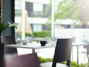 Petit déjeuner buffet servi tous les jours en supplément