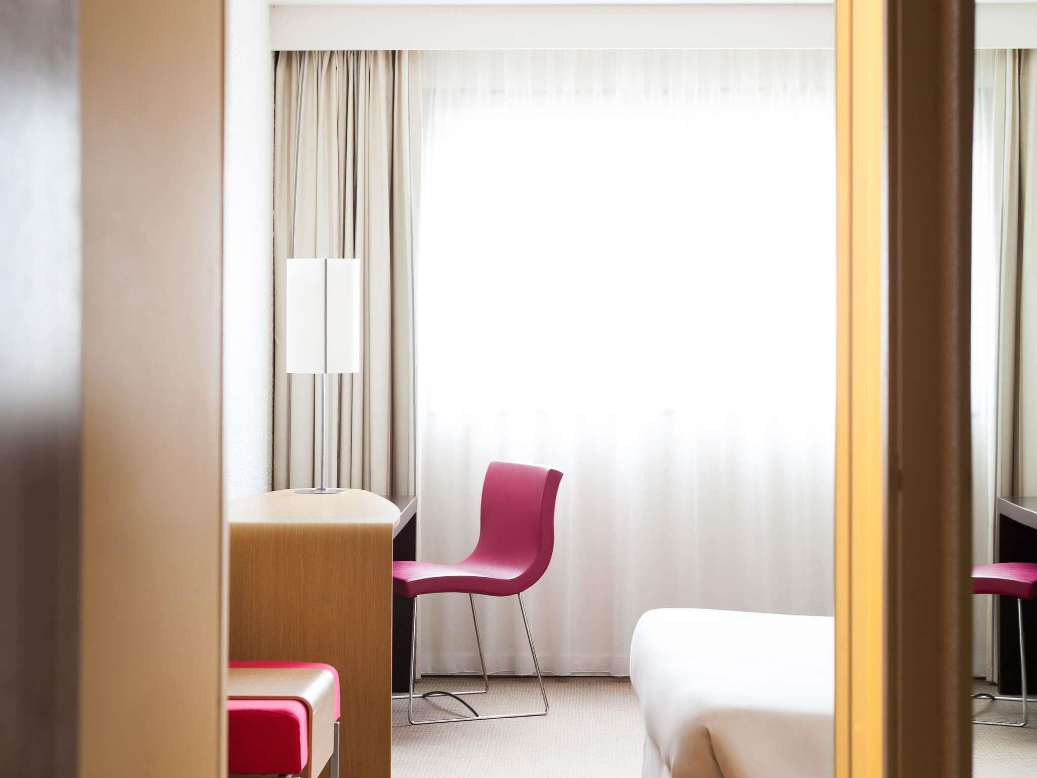 Coffres-forts dans les chambres, bureau, rideaux occultants