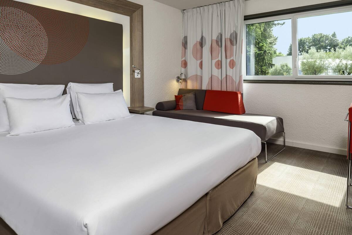 classic room, multiple beds | in-room safe, desk, blackout curtains, soundproofing