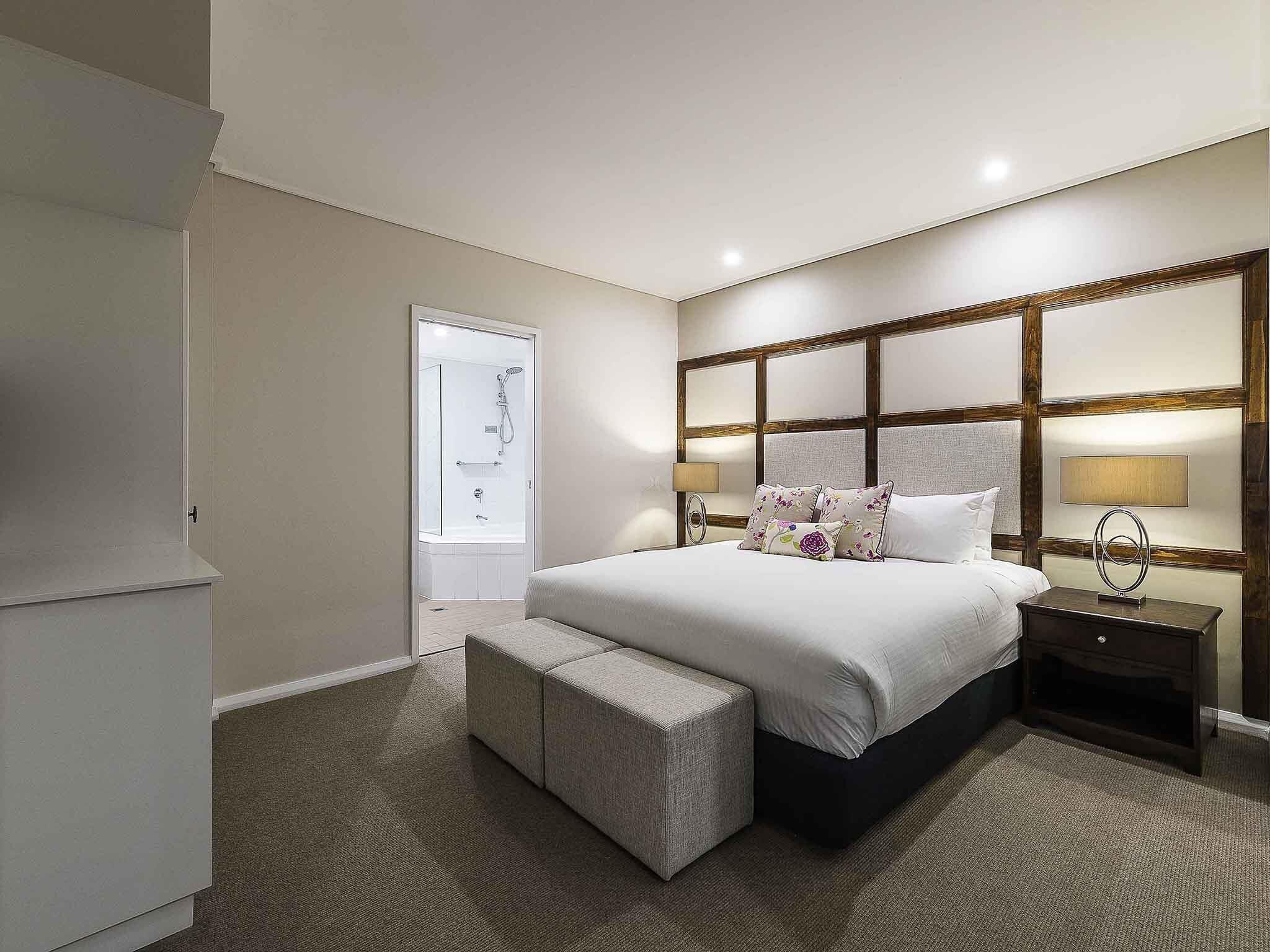 Departamento, 2 habitaciones | Ropa de cama de alta calidad y caja de seguridad en la habitación 