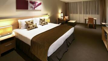 Lägenhet - 1 sovrum | Sängtillbehör av högsta kvalitet och värdeförvaringsskåp på rummet